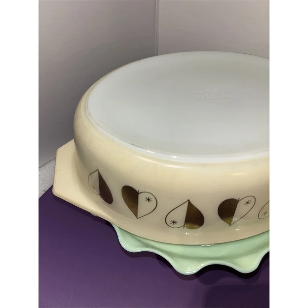 Vintage PYREX Golden Hearts‎ Promotional Casserole 045 2 1/2 Qt W/ Candle Warmer